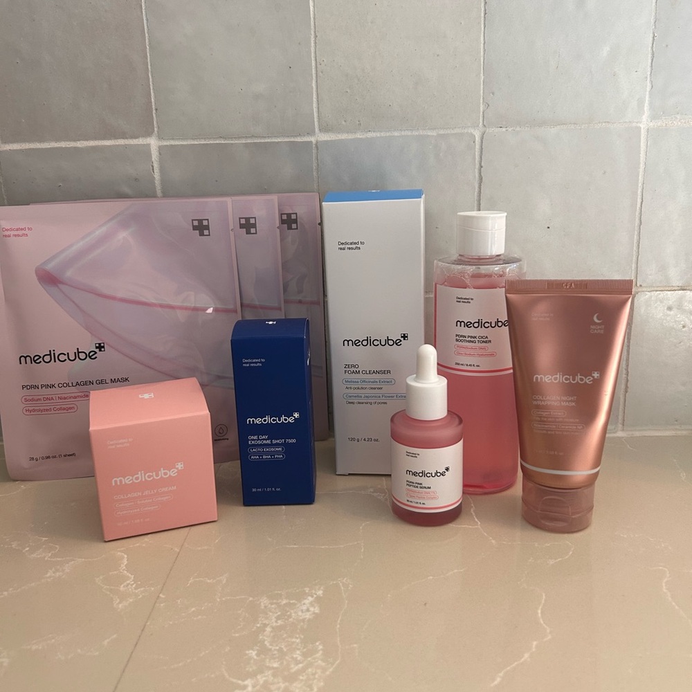 Medicube TikTok glass glow bundle